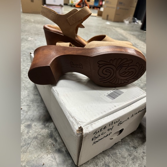 b.o.c. Tan Leather Platform Mules - Picture 7 of 8